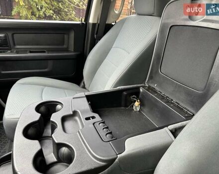 Додж RAM 1500 2016 в Белой Церкве на Automoto.ua Черный Додж RAM 1500, объемом двигателя 3.6 л и пробегом 115 тыс. км за 22500 $, фото 39 на Automoto.ua