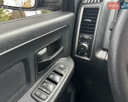 Додж RAM 1500 2016 в Белой Церкве на Automoto.ua Черный Додж RAM 1500, объемом двигателя 3.6 л и пробегом 115 тыс. км за 22500 $, фото 38 на Automoto.ua
