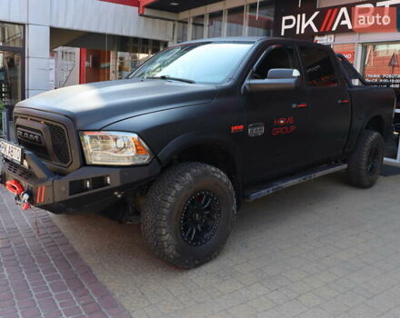 Черный Додж RAM 1500, объемом двигателя 5.7 л и пробегом 281 тыс. км за 39900 $, фото 1 на Automoto.ua