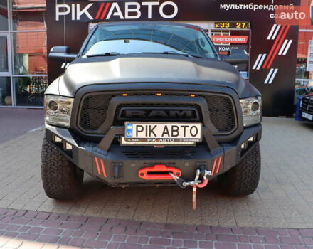Черный Додж RAM 1500, объемом двигателя 5.7 л и пробегом 281 тыс. км за 39900 $, фото 7 на Automoto.ua