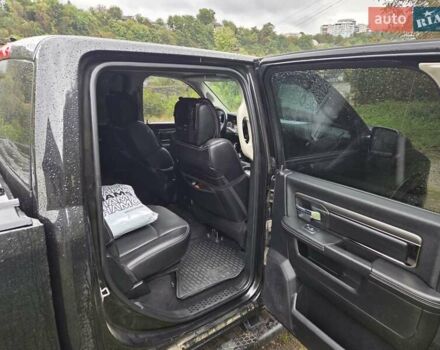 Черный Додж RAM 1500, объемом двигателя 5.65 л и пробегом 103 тыс. км за 43000 $, фото 4 на Automoto.ua