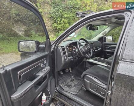 Черный Додж RAM 1500, объемом двигателя 5.65 л и пробегом 103 тыс. км за 43000 $, фото 6 на Automoto.ua