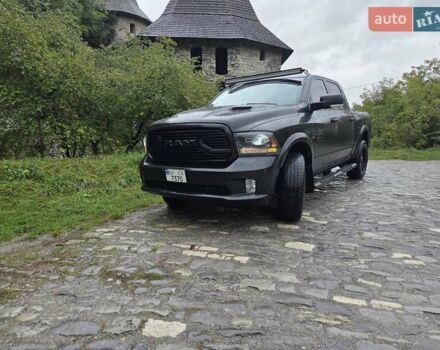 Черный Додж RAM 1500, объемом двигателя 5.65 л и пробегом 103 тыс. км за 43000 $, фото 13 на Automoto.ua