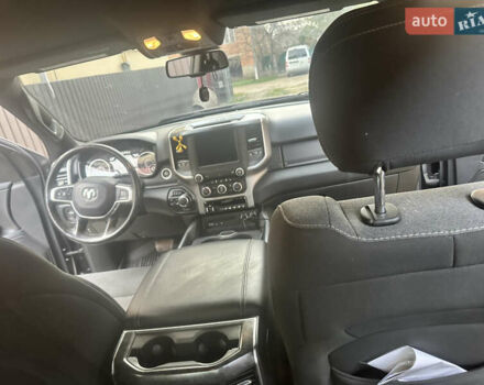 Чорний Додж RAM 1500, об'ємом двигуна 5.7 л та пробігом 81 тис. км за 50888 $, фото 11 на Automoto.ua