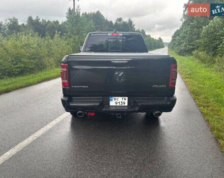 Черный Додж RAM 1500, объемом двигателя 5.65 л и пробегом 82 тыс. км за 46000 $, фото 4 на Automoto.ua