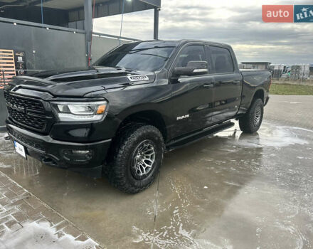 Чорний Додж RAM 1500, об'ємом двигуна 5.7 л та пробігом 81 тис. км за 50888 $, фото 2 на Automoto.ua