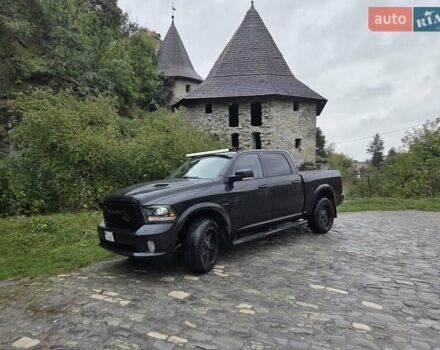 Черный Додж RAM 1500, объемом двигателя 5.65 л и пробегом 103 тыс. км за 43000 $, фото 7 на Automoto.ua