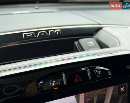 Черный Додж RAM 1500, объемом двигателя 5.7 л и пробегом 94 тыс. км за 59900 $, фото 54 на Automoto.ua