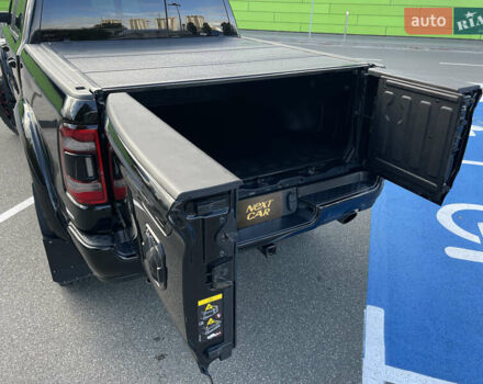 Додж RAM 1500 2019 в Киеве на Automoto.ua Черный Додж RAM 1500, объемом двигателя 5.65 л и пробегом 58 тыс. км за 58000 $, фото 10 на Automoto.ua