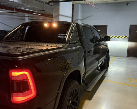 Черный Додж RAM 1500, объемом двигателя 5.7 л и пробегом 94 тыс. км за 59900 $, фото 2 на Automoto.ua