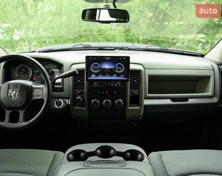 Чорний Додж RAM 1500, об'ємом двигуна 5.7 л та пробігом 69 тис. км за 35000 $, фото 13 на Automoto.ua