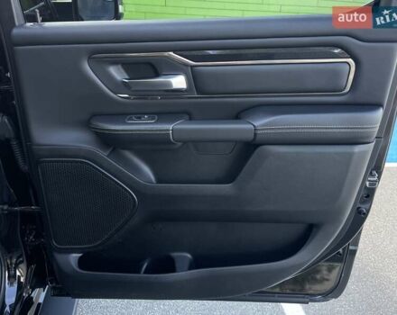 Додж RAM 1500 2019 в Киеве на Automoto.ua Черный Додж RAM 1500, объемом двигателя 5.65 л и пробегом 58 тыс. км за 58000 $, фото 35 на Automoto.ua