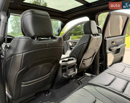 Черный Додж RAM 1500, объемом двигателя 5.7 л и пробегом 94 тыс. км за 59900 $, фото 13 на Automoto.ua
