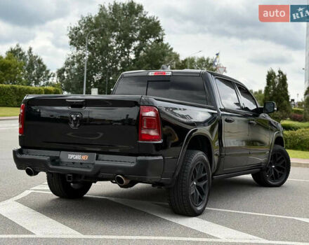 Черный Додж RAM 1500, объемом двигателя 5.7 л и пробегом 94 тыс. км за 59900 $, фото 3 на Automoto.ua