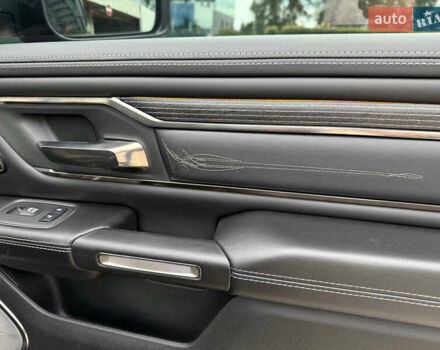 Черный Додж RAM 1500, объемом двигателя 5.7 л и пробегом 94 тыс. км за 59900 $, фото 30 на Automoto.ua