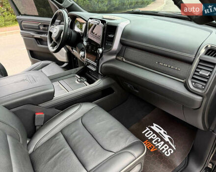 Черный Додж RAM 1500, объемом двигателя 5.7 л и пробегом 94 тыс. км за 59900 $, фото 45 на Automoto.ua
