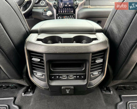 Черный Додж RAM 1500, объемом двигателя 5.7 л и пробегом 94 тыс. км за 59900 $, фото 39 на Automoto.ua