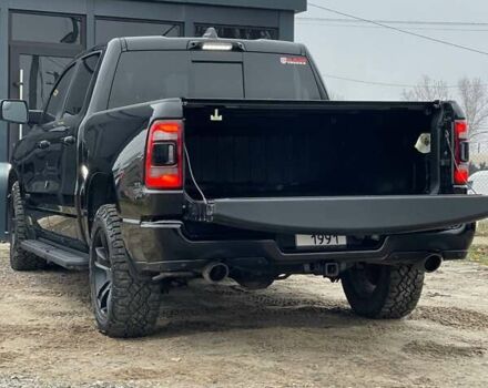 Черный Додж RAM 1500, объемом двигателя 5.7 л и пробегом 172 тыс. км за 48000 $, фото 19 на Automoto.ua