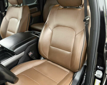 Черный Додж RAM 1500, объемом двигателя 5.7 л и пробегом 102 тыс. км за 49800 $, фото 17 на Automoto.ua