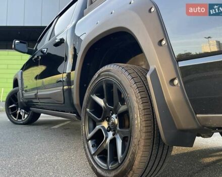 Черный Додж RAM 1500, объемом двигателя 5.7 л и пробегом 54 тыс. км за 79800 $, фото 62 на Automoto.ua