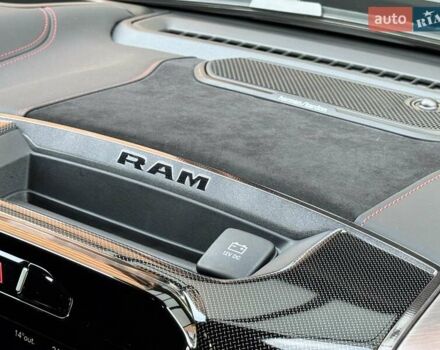 Черный Додж RAM 1500, объемом двигателя 6.17 л и пробегом 15 тыс. км за 156000 $, фото 20 на Automoto.ua