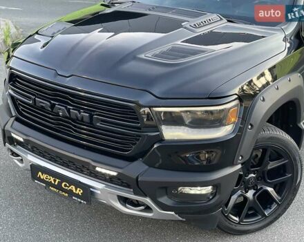 Черный Додж RAM 1500, объемом двигателя 5.7 л и пробегом 54 тыс. км за 79800 $, фото 1 на Automoto.ua