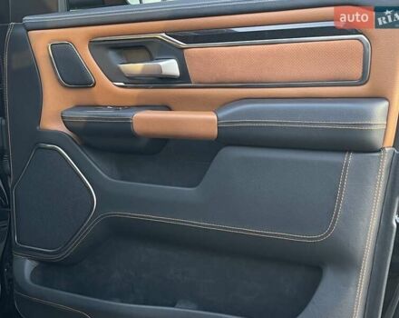 Черный Додж RAM 1500, объемом двигателя 5.7 л и пробегом 54 тыс. км за 79800 $, фото 93 на Automoto.ua