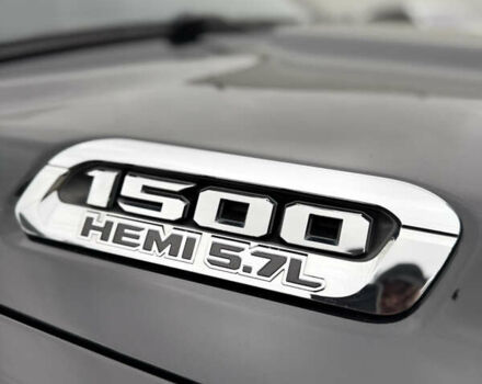 Черный Додж RAM 1500, объемом двигателя 5.7 л и пробегом 102 тыс. км за 49800 $, фото 4 на Automoto.ua