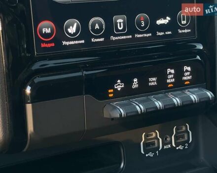 Черный Додж RAM 1500, объемом двигателя 5.7 л и пробегом 54 тыс. км за 79800 $, фото 85 на Automoto.ua