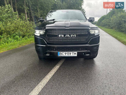 Черный Додж RAM 1500, объемом двигателя 5.65 л и пробегом 82 тыс. км за 46000 $, фото 1 на Automoto.ua