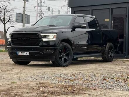 Черный Додж RAM 1500, объемом двигателя 5.7 л и пробегом 172 тыс. км за 48000 $, фото 1 на Automoto.ua