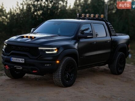 Черный Додж RAM 1500, объемом двигателя 6.17 л и пробегом 28 тыс. км за 140000 $, фото 1 на Automoto.ua