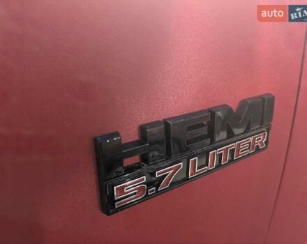 Красный Додж RAM 1500, объемом двигателя 5.7 л и пробегом 290 тыс. км за 15999 $, фото 8 на Automoto.ua
