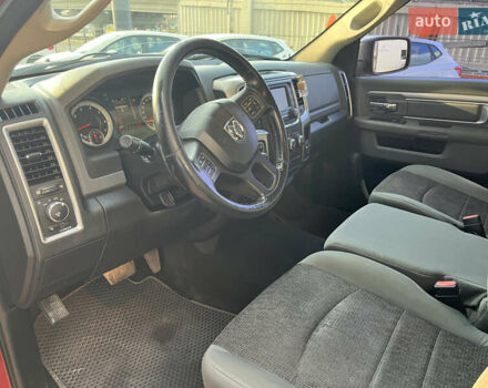 Красный Додж RAM 1500, объемом двигателя 5.7 л и пробегом 200 тыс. км за 17800 $, фото 23 на Automoto.ua