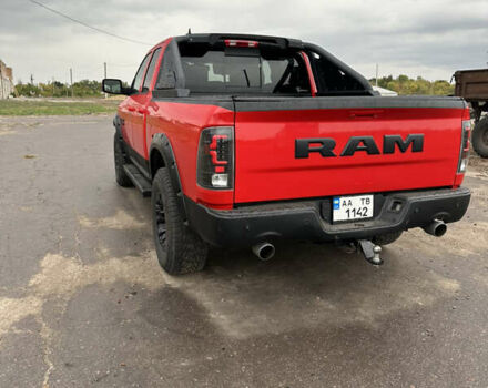 Красный Додж RAM 1500, объемом двигателя 5.65 л и пробегом 163 тыс. км за 27000 $, фото 5 на Automoto.ua