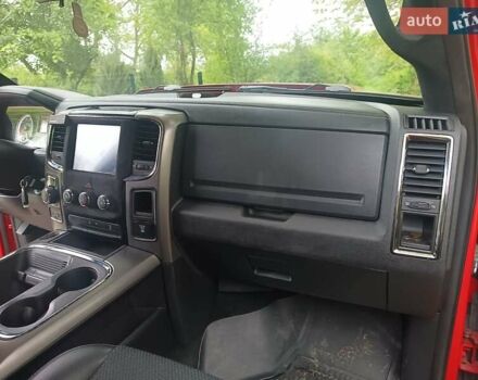 Красный Додж RAM 1500, объемом двигателя 5.65 л и пробегом 96 тыс. км за 35000 $, фото 20 на Automoto.ua