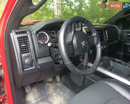 Красный Додж RAM 1500, объемом двигателя 5.65 л и пробегом 96 тыс. км за 35000 $, фото 34 на Automoto.ua