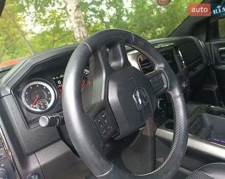Красный Додж RAM 1500, объемом двигателя 5.65 л и пробегом 96 тыс. км за 35000 $, фото 32 на Automoto.ua