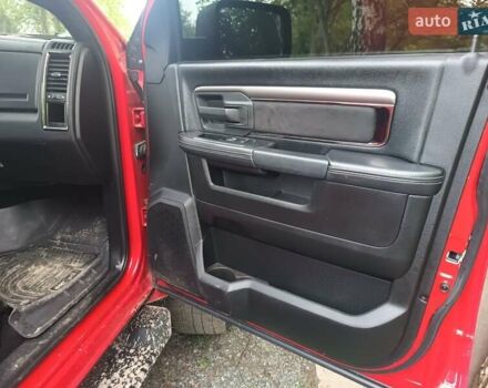 Красный Додж RAM 1500, объемом двигателя 5.65 л и пробегом 96 тыс. км за 35000 $, фото 22 на Automoto.ua