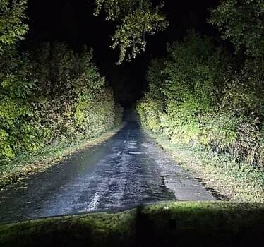 Красный Додж RAM 1500, объемом двигателя 5.7 л и пробегом 170 тыс. км за 31300 $, фото 2 на Automoto.ua