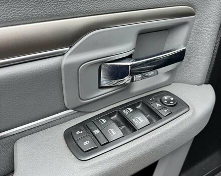 Красный Додж RAM 1500, объемом двигателя 5.7 л и пробегом 170 тыс. км за 31300 $, фото 11 на Automoto.ua