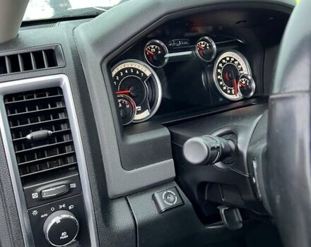 Красный Додж RAM 1500, объемом двигателя 5.7 л и пробегом 170 тыс. км за 31300 $, фото 12 на Automoto.ua