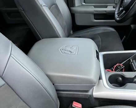 Красный Додж RAM 1500, объемом двигателя 5.7 л и пробегом 170 тыс. км за 31300 $, фото 10 на Automoto.ua