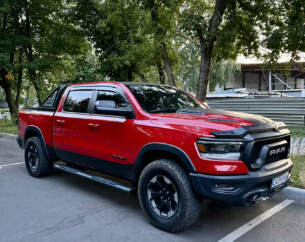 Красный Додж RAM 1500, объемом двигателя 5.65 л и пробегом 200 тыс. км за 39000 $, фото 86 на Automoto.ua