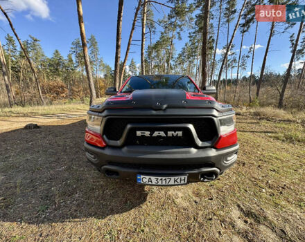 Красный Додж RAM 1500, объемом двигателя 5.65 л и пробегом 200 тыс. км за 39000 $, фото 28 на Automoto.ua
