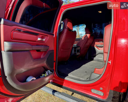 Красный Додж RAM 1500, объемом двигателя 5.65 л и пробегом 200 тыс. км за 39000 $, фото 52 на Automoto.ua