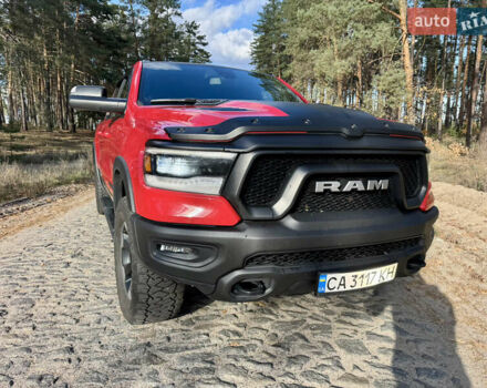 Красный Додж RAM 1500, объемом двигателя 5.65 л и пробегом 200 тыс. км за 39000 $, фото 4 на Automoto.ua