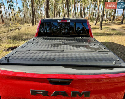 Красный Додж RAM 1500, объемом двигателя 5.65 л и пробегом 200 тыс. км за 39000 $, фото 19 на Automoto.ua