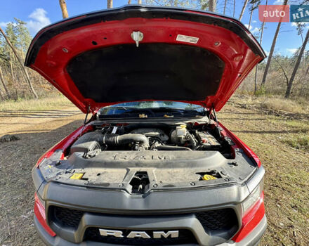 Красный Додж RAM 1500, объемом двигателя 5.65 л и пробегом 200 тыс. км за 39000 $, фото 40 на Automoto.ua