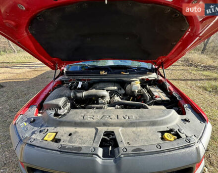 Красный Додж RAM 1500, объемом двигателя 5.65 л и пробегом 200 тыс. км за 39000 $, фото 39 на Automoto.ua